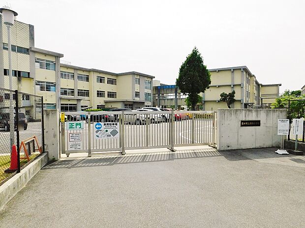 豊田市立朝日小学校（約90m）