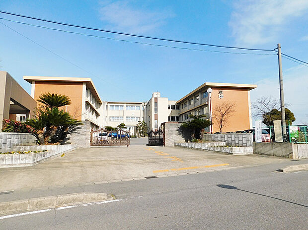 西尾市立平坂中学校(約2,000m)