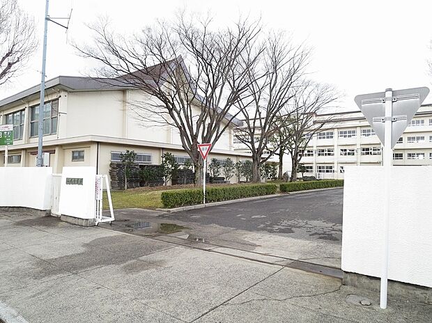 西尾市立西尾中学校（約2,778m）