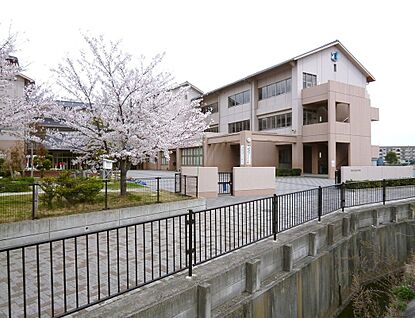 高浜市立翼小学校 950ｍ