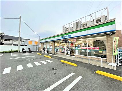 ファミリーマートアスロード港北下田町店 270ｍ