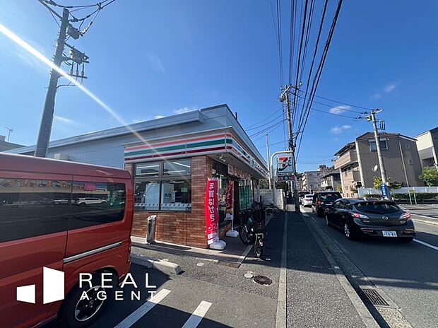 セブンイレブン横浜新吉田町貝塚店（約430m）