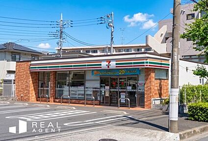 セブンイレブン横浜鴨志田店 362m