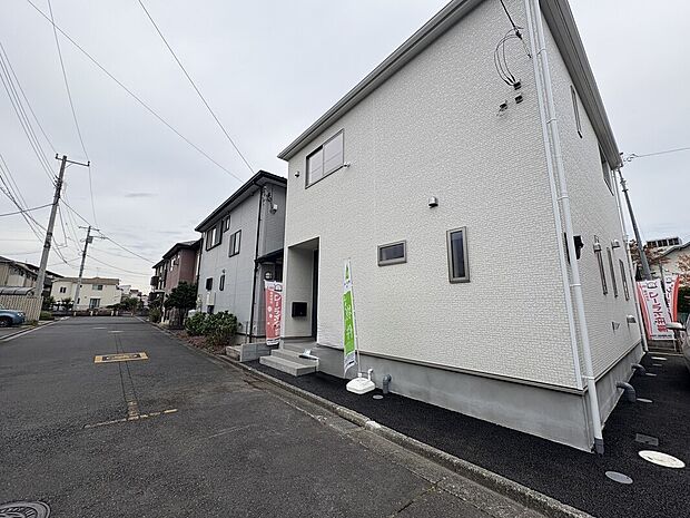 スッキリとしていて明るい外観です