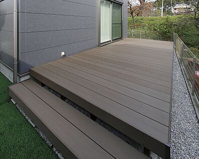 ウッドデッキ