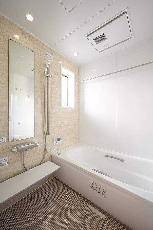 【【浴室】TOTO製SazanaＨＴシリーズ】人間工学を応用したゆるリラ浴槽で身も心もリラックス！お掃除ラクラクほっカラリ床は、畳のようなやわらかさで、滑りにくく小さいお子様や年配の方も安心！