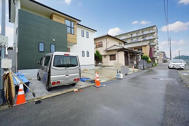 JR篠栗線「篠栗」駅まで徒歩約18分(約1300m)
勢門小学校まで徒歩約8分(約550m)
篠栗中学校まで徒歩約25分(約1700m)