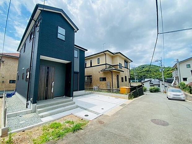 【前面道路】前面道路は公道北側約4.6~6m。大型車の通行がほとんどなく、騒音や振動が少ないので静かで快適な生活を送れます。