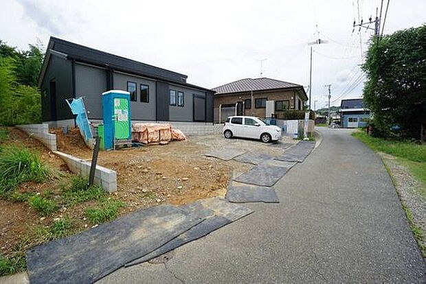 【前面道路含む現地写真】新生活におススメな物件をご紹介させていただきます＾＾是非お問合せ下さい＾＾お気に入りの家具とインテリアでステキな部屋を作りましょう。