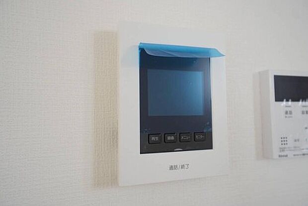 【その他】防犯性、セキュリティ対策に安心できるテレビモニター付きインターフォンです。セールスマン対策にもなり安心できます。