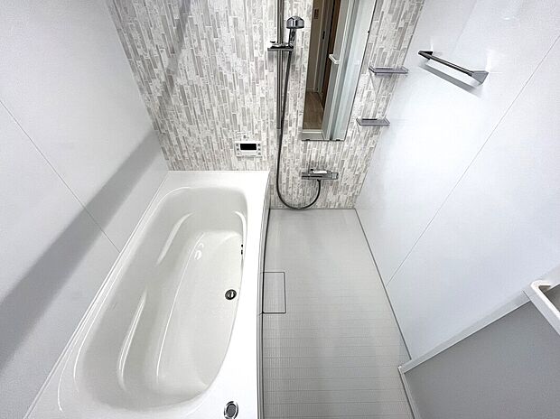 【浴室】リビングと同フロアの浴室☆