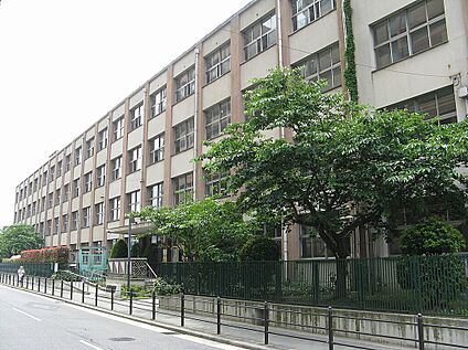 加賀屋東小学校 700ｍ(徒歩10分)