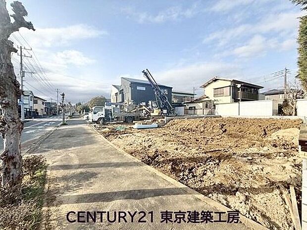 前面道路は歩道付きで、お子様の通学や日々の移動も安心しやすい住環境です！