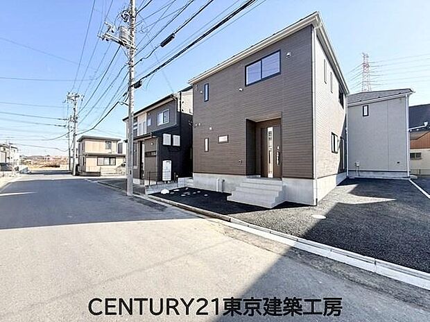 前面道路はゆとりある6m幅！駐車スペース2台分を完備した、運転も安心の住まい♪