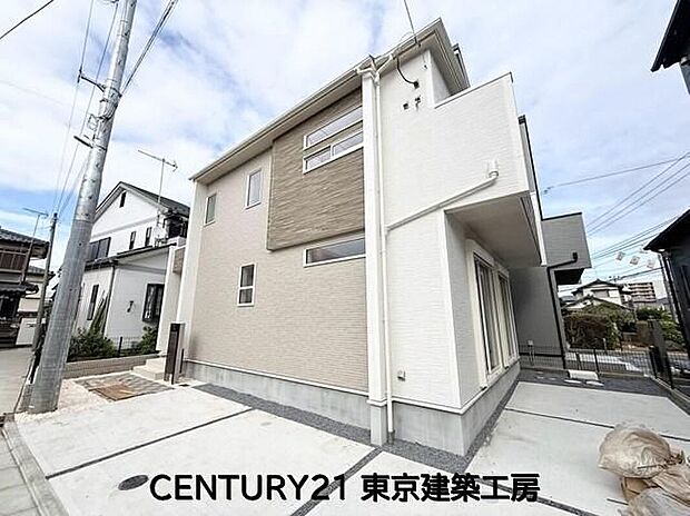 全３棟！３LDK＋駐車スペース２台分あり！
ご家族が集うLDKは広々１９帖以上ございます。