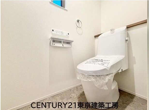 【トイレ】◇汚れやすいトイレだからこそ、清潔感のあるホワイトで統一しています。より綺麗な状態をキープしたいと思えるでしょう♪


