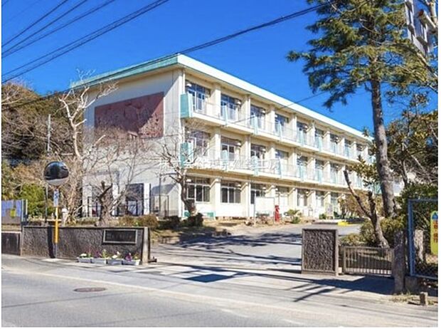 市原市立有秋東小学校（約1,977m）