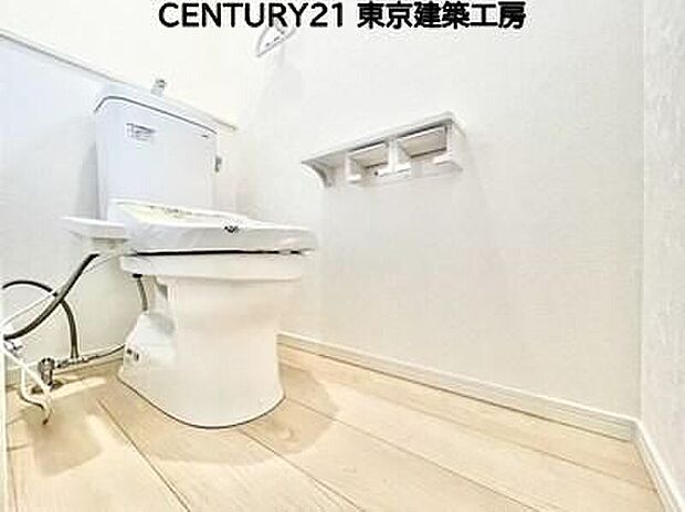 【同形状・同仕様写真(トイレ)】◇汚れやすいトイレだからこそ、清潔感のあるホワイトで統一しています。より綺麗な状態をキープしたいと思えるでしょう♪