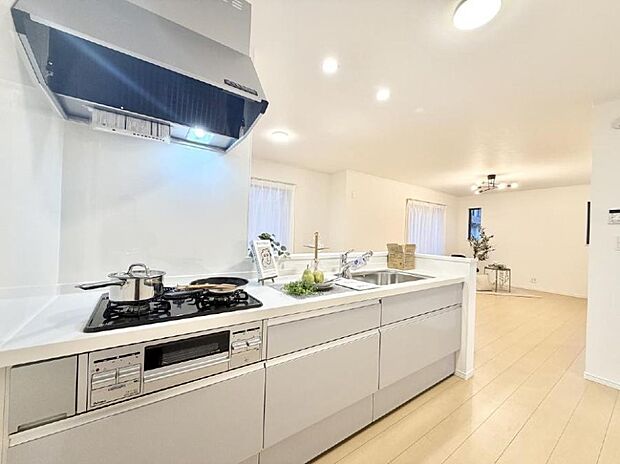 ■シンプルで機能的、毎日使いやすいキッチン