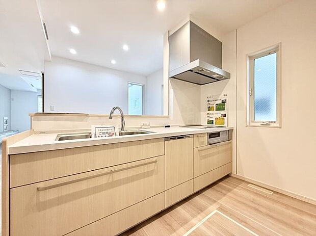 ■シンプルで機能的、毎日使いやすいキッチン