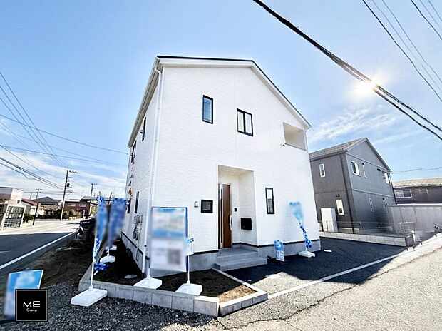 ■並列2台のカースペース　陽当たりの良い角地です