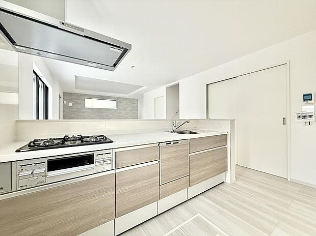 ■シンプルで機能的、毎日使いやすいキッチン