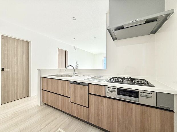 ■シンプルで機能的、毎日使いやすいキッチン