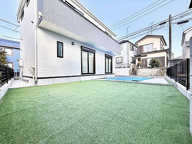 ■季節の移ろいを感じられる、落ち着いた雰囲気の屋外空間