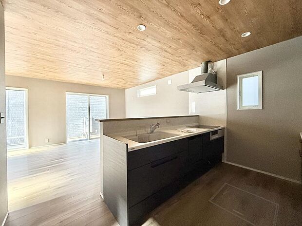 ■シンプルで機能的、毎日使いやすいキッチン