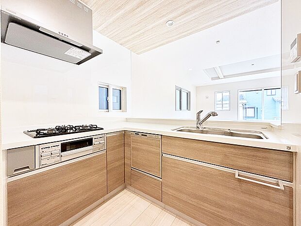 ■シンプルで機能的、毎日使いやすいキッチン