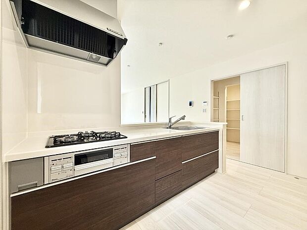 ■シンプルで機能的、毎日使いやすいキッチン