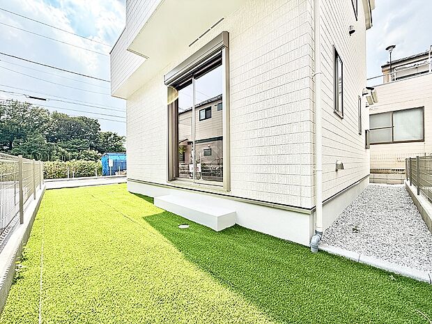 A号棟  ■季節の移ろいを感じられる、落ち着いた雰囲気の屋外空間