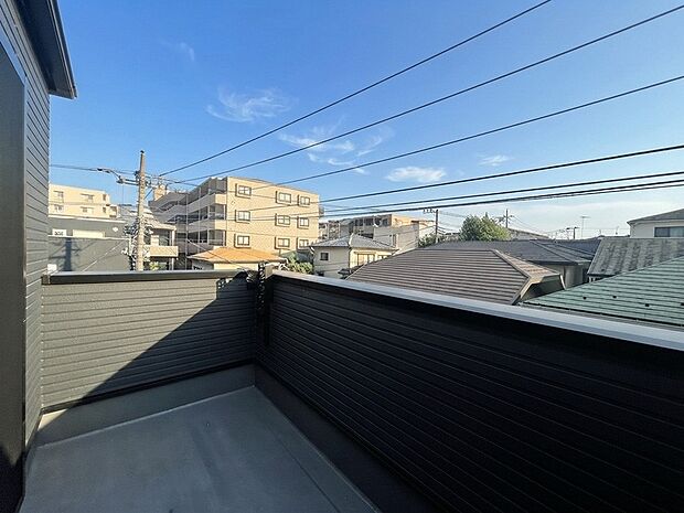 3号棟  ■ 季節の移ろいを感じられる開放的な空間です