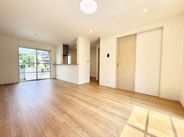 【リビングダイニング】■シンプルだけど贅沢、大切な人と過ごす心がほどける空間