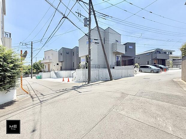 【前面道路含む現地写真】■家族とのお出かけが楽しくなる環境です