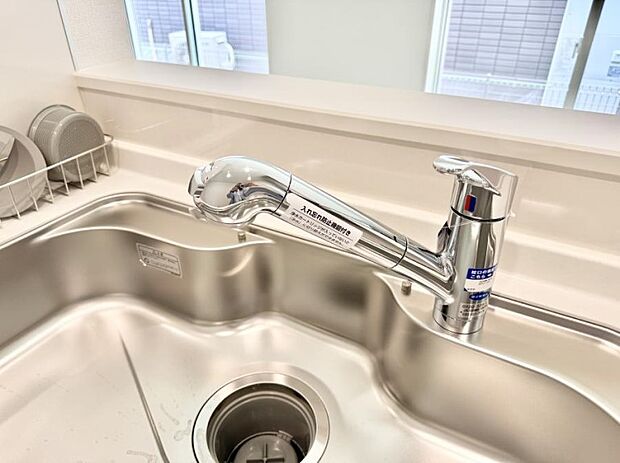 【浄水器】■清潔でおいしい水を手軽に供給してくれます