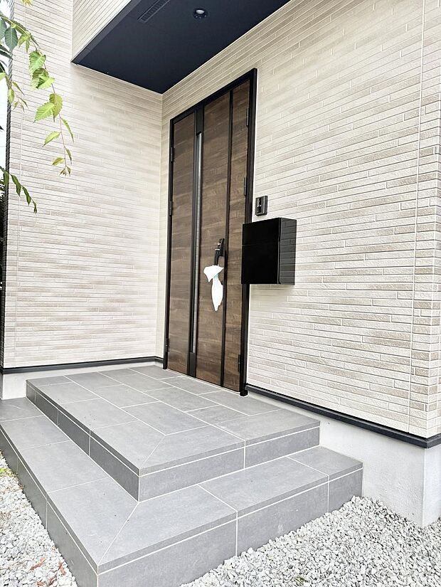 【玄関】■まずは一度ご覧ください