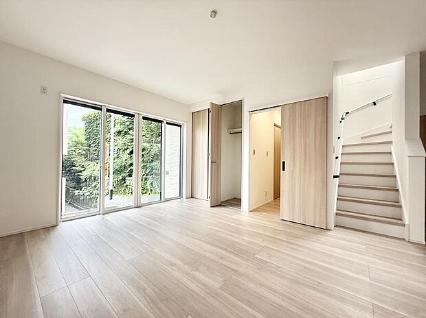 【リビング】■自然と会話が生まれる、心地よいひととき