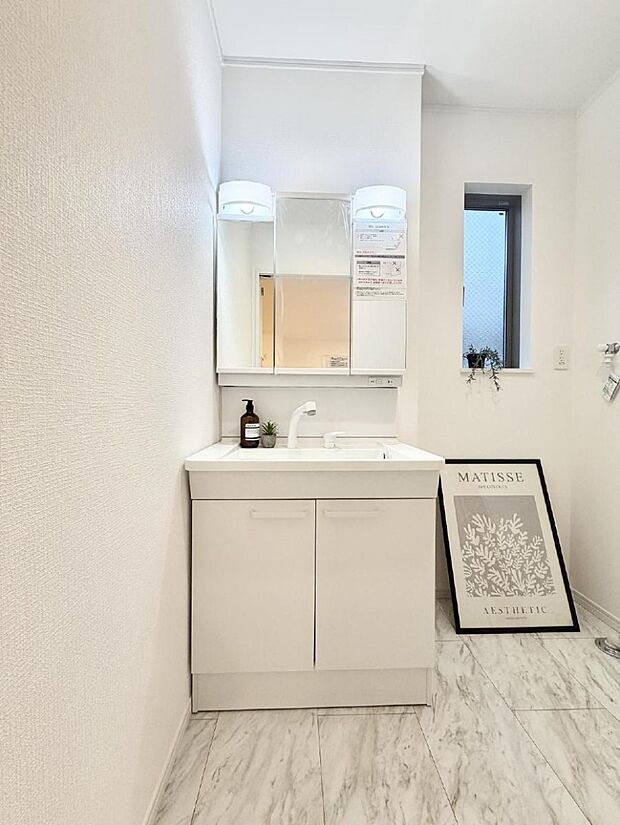 【洗面台・洗面所】■朝の準備がスムーズにできる広さです