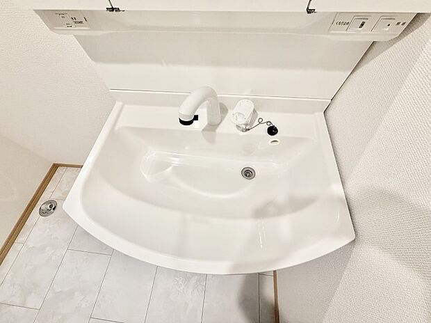 【ハンドシャワー付洗面台】■手洗いや顔を洗う時も快適に使える便利なシャワー