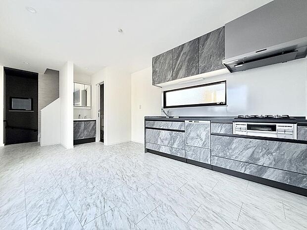 【リビングダイニング】■日常をちょっと特別にする、憩いの空間