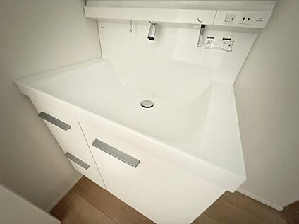 ハンドシャワー付洗面台