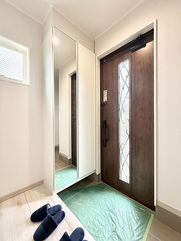 【玄関】■ ここから始まる一日、すっきり整った玄関