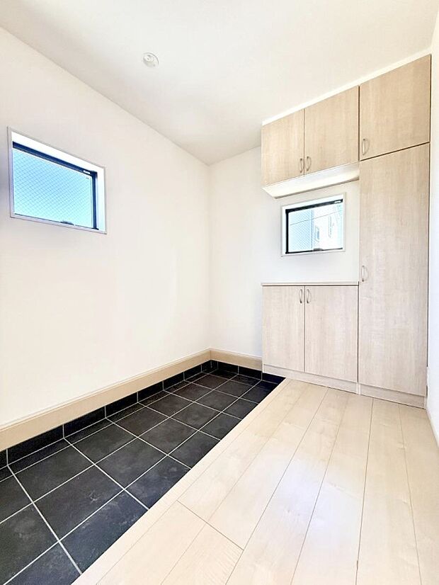 【玄関】■ ここから始まる一日、すっきり整った玄関