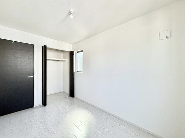 【子供部屋】■仕事や勉強のスペースに使うことで、集中しやすく静かな環境が整います