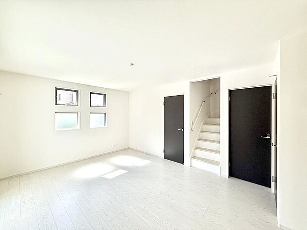 【リビング】■光と風を感じる、リラックスできる空間