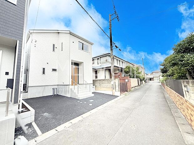 【前面道路含む現地写真】■家族とのお出かけが楽しくなる環境です