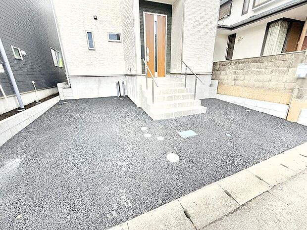 【駐車場】■快適な駐車スペースで安心