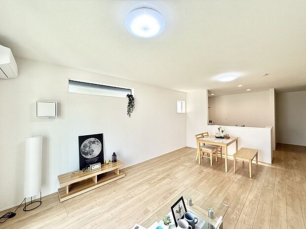 【ダイニング】■温もりを感じる、居心地のいいリビング