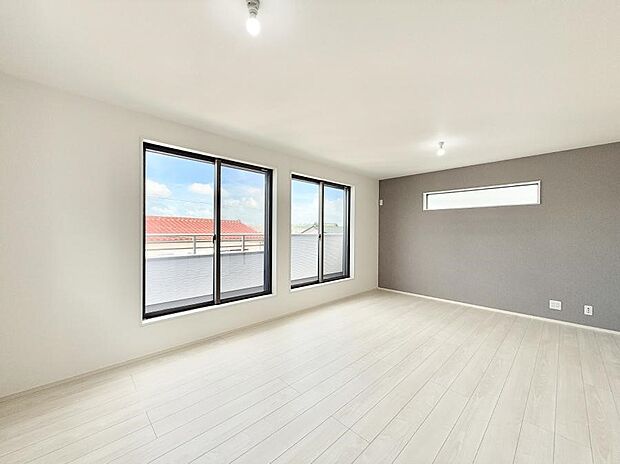 【リビング】■光と風を感じる、リラックスできる空間